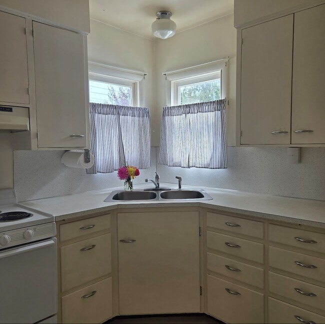 Foto del edificio - 2120 Laurel St