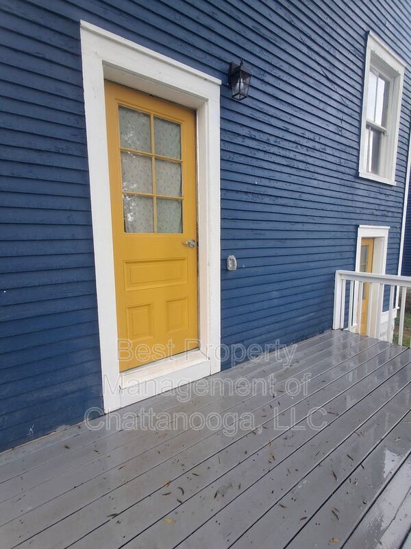 Building Photo - 209 Barnhardt Cir