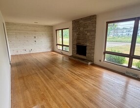 Building Photo - 429 Maynard Ave NW