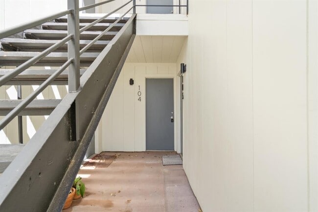 Building Photo - 4105 Speedway