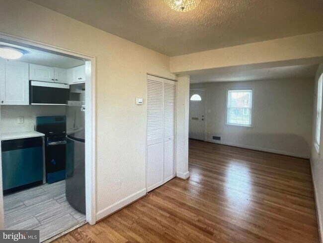 Foto del edificio - 2588 Iverson St
