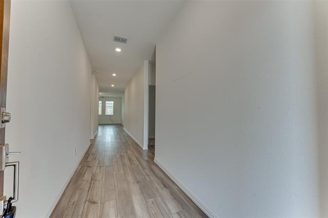 Foto del edificio - 832 Tulip Ct