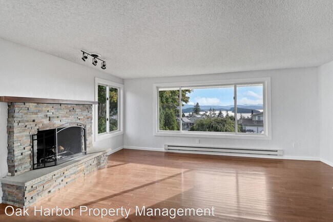 Building Photo - 3 br, 2.5 bath House - 513 Sunrise Blvd