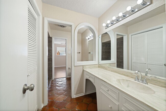 Foto del edificio - 19218 Enchanted Oaks Dr