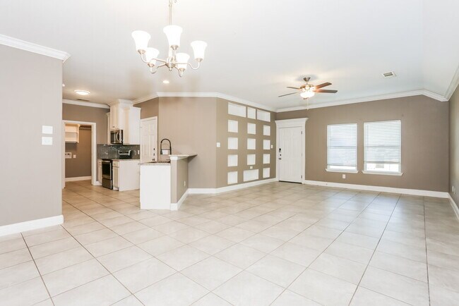 Foto del edificio - 811 N Ridge Dr