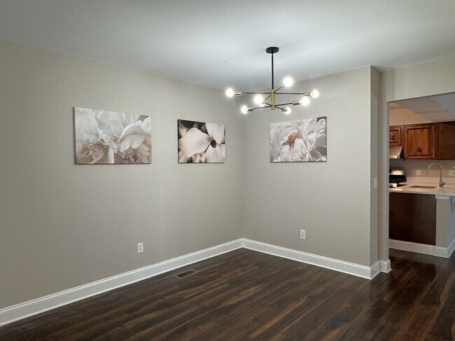 Foto del edificio - 6652 Fernwood Dr