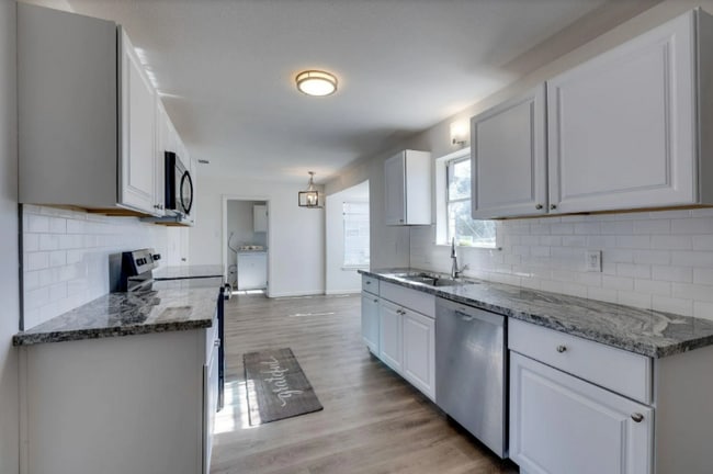 Building Photo - 6241 Winifred Dr