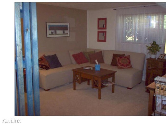 Building Photo - 2 br, 1 bath Apartment - 36 Bryon road