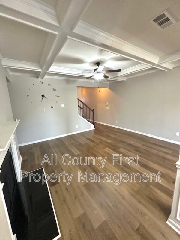 Building Photo - 2077 Paxton Dr SW