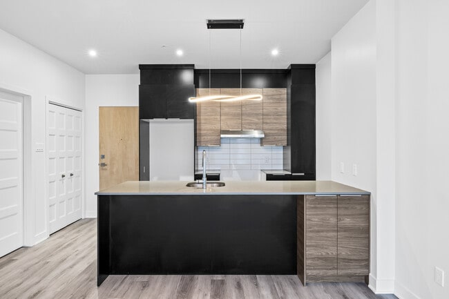 Building Photo - Horizon Terrebonne