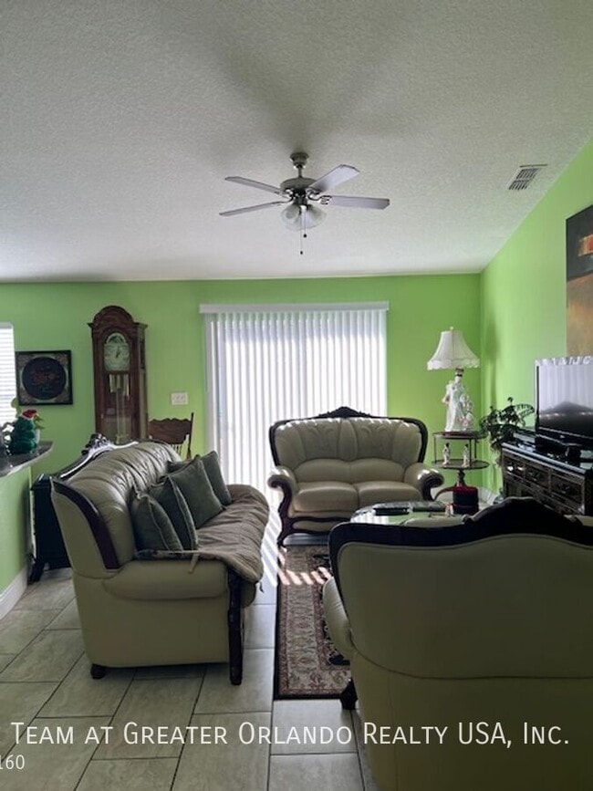 Foto del edificio - 197 Maple Dr