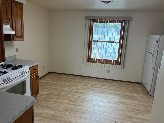 Kitchen - 7906 Slayton Settlement Rd