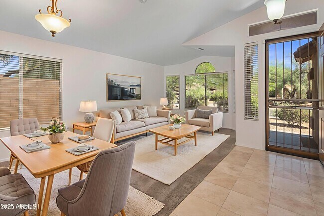 Foto del edificio - 10307 E Caribbean Ln