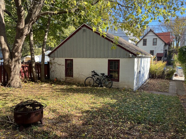 Foto del edificio - 3260A N Newhall St