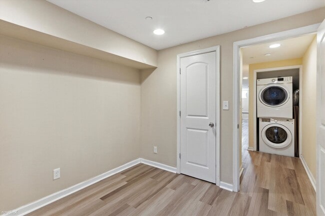 Building Photo - 4 br, 2 bath Duplex - 1821 N BOUVIER ST Un...
