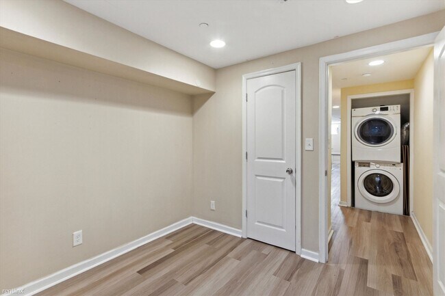 Foto del edificio - 4 br, 2 bath Duplex - 1821 N BOUVIER ST Un...