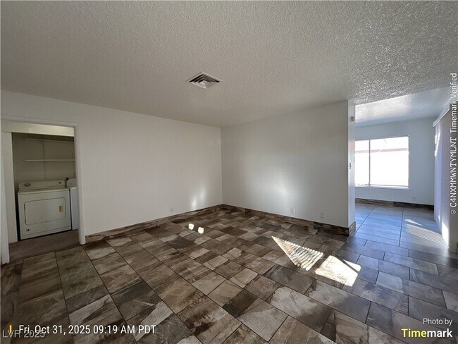 Foto del edificio - 7078 Forest Vista St