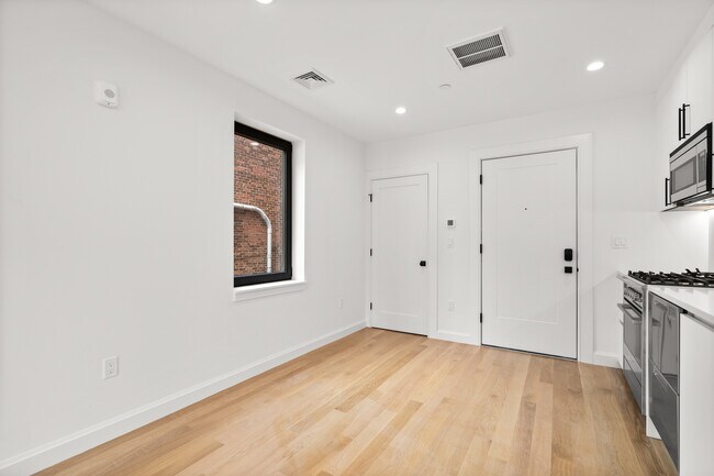 Foto del edificio - 1618 Beacon St