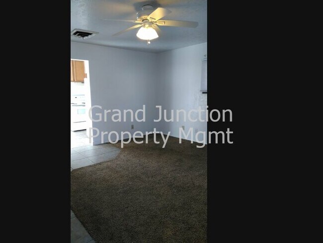 Building Photo - Single Family Home Near CMU