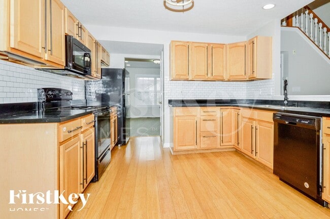 Foto del edificio - 7081 Village Oaks Dr