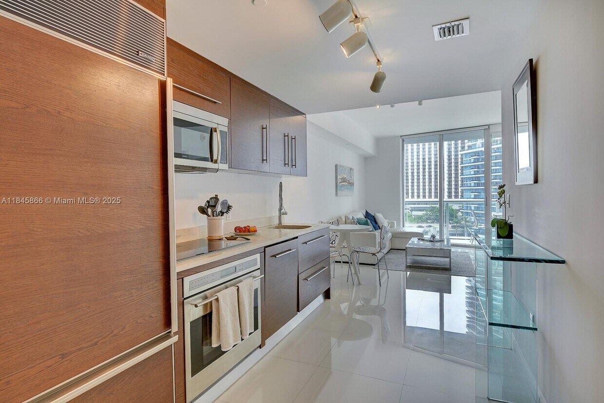 Foto principal - 465 Brickell Ave