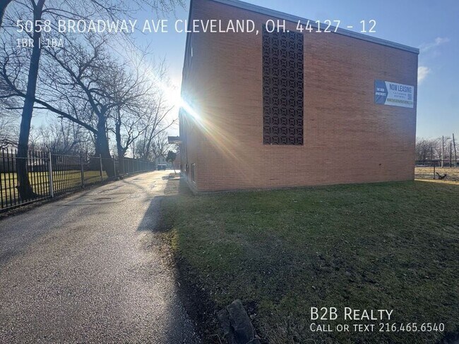 Foto del edificio - 5058 Broadway Ave