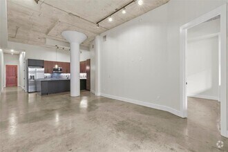 Building Photo - 2323 Polk St