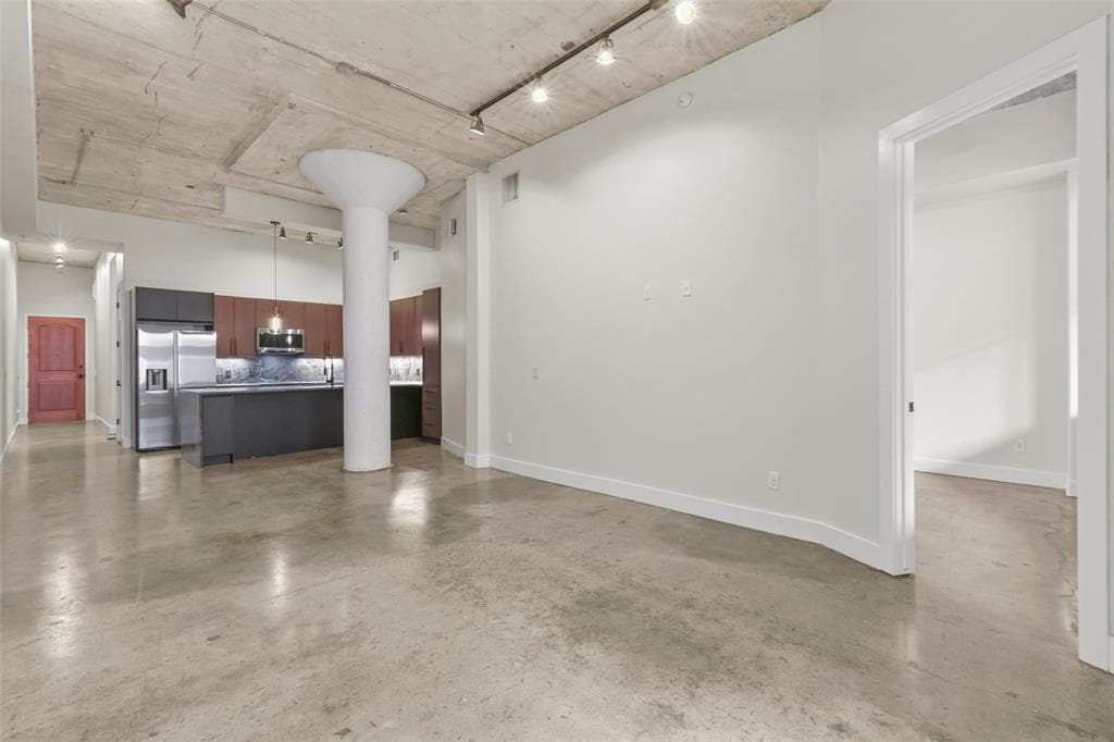Primary Photo - 2323 Polk St