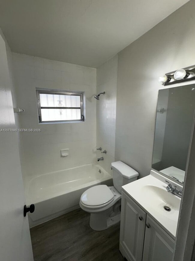 Building Photo - 2734 SW 30th Ct