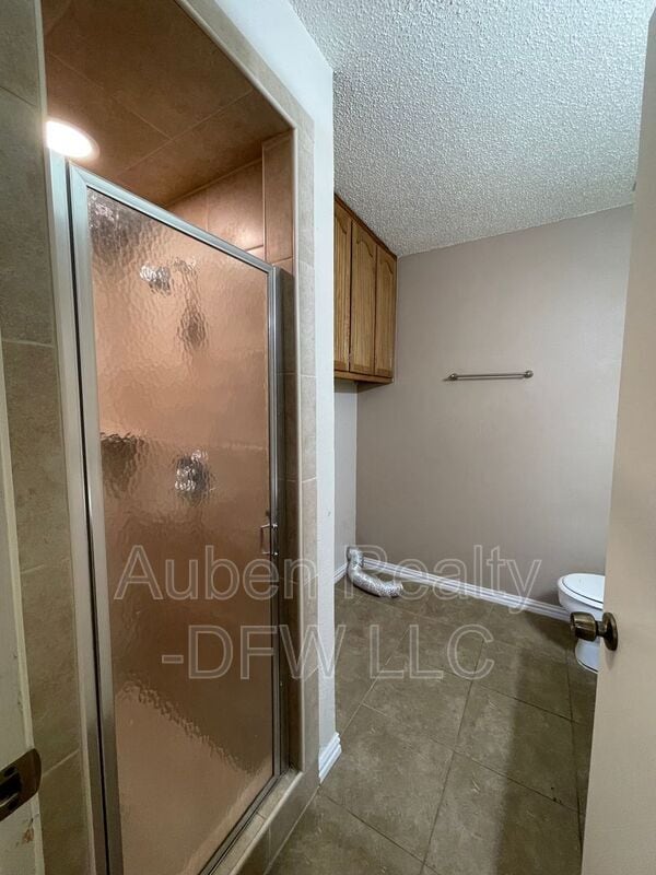 Building Photo - 6601 Laura Ann Ct