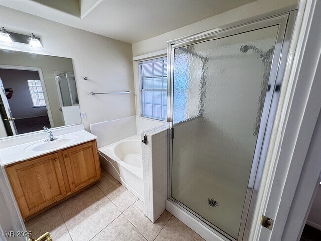 Foto del edificio - 5117 Elm Grove Dr