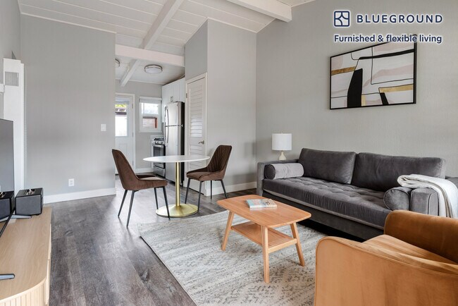 Foto del edificio - 727 Layne Ct