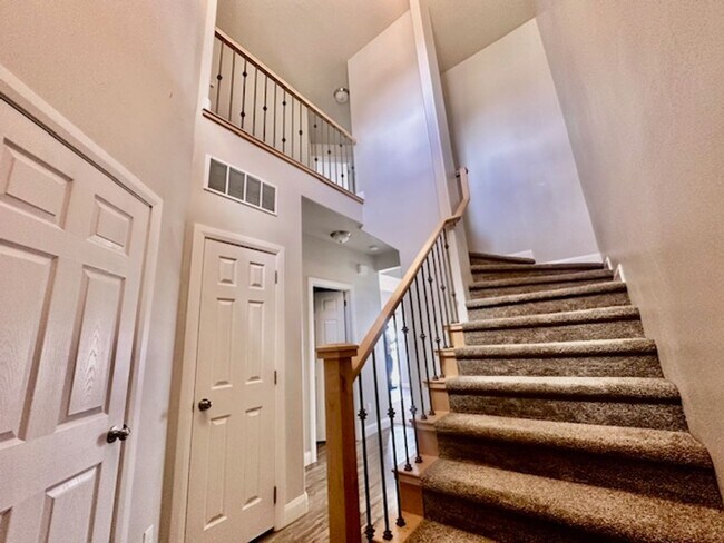 Foto del edificio - 3 bed -2.5 bath - Newer townhome in the heart of Cedar City!