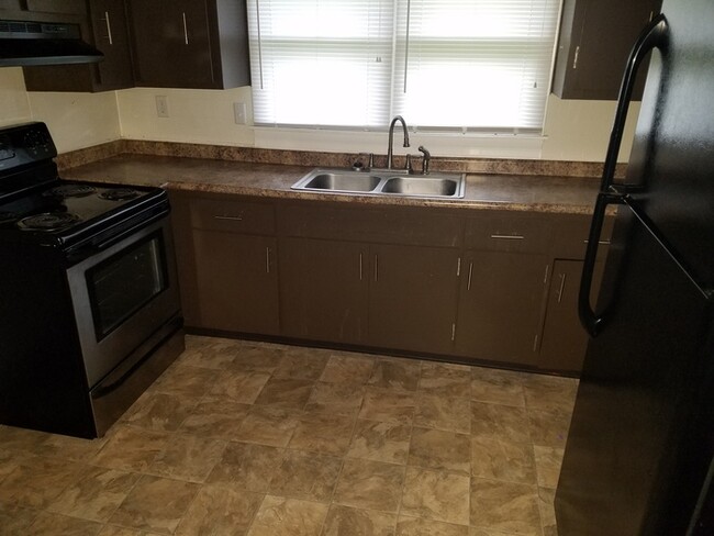 Building Photo - Gorgeous ranch home on large lot