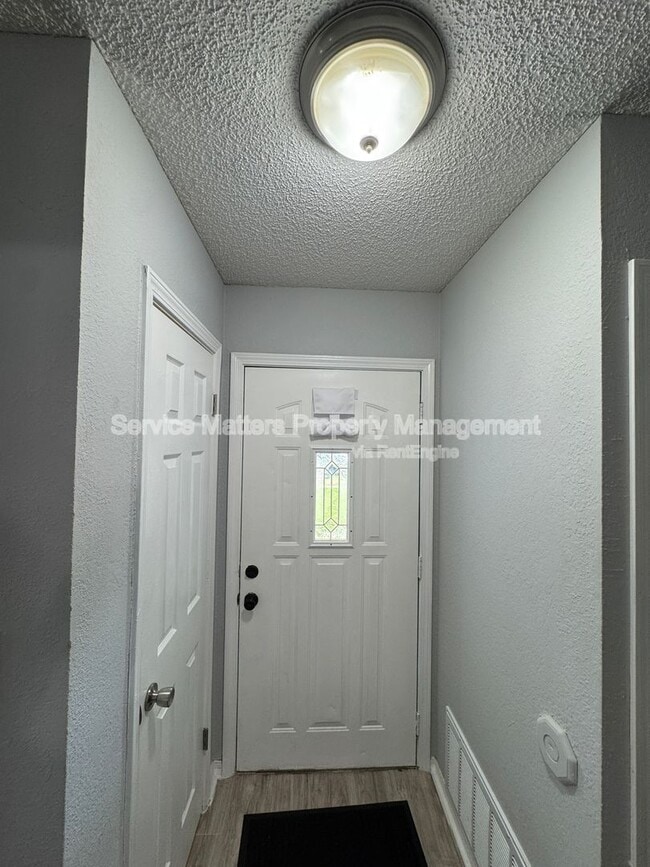 Building Photo - 4213 Queens Ct