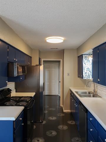 Building Photo - 7663 Blue Carriage Ct