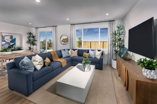 Family Room - 2109 Emerald Ranch Rd