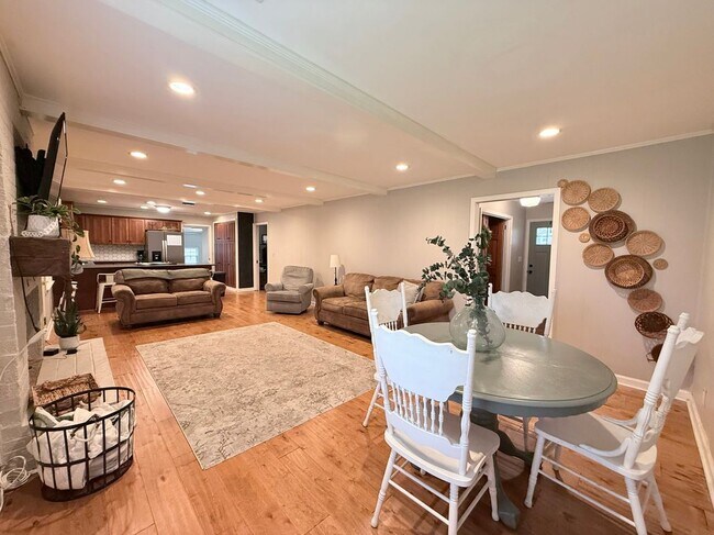 Foto del edificio - 514 Sharondale Dr