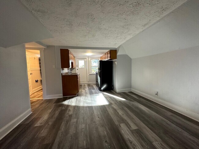 Foto del edificio - 496 Kelley St