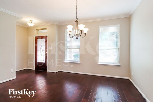 Foto del edificio - 1518 Brook Hollow Dr