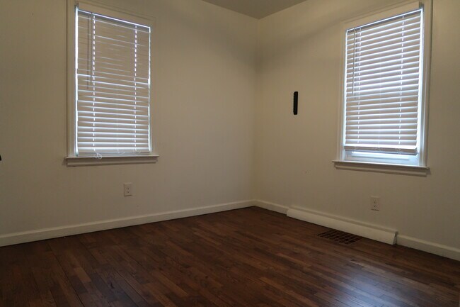 Foto del edificio - 1221 Powers Ave NW