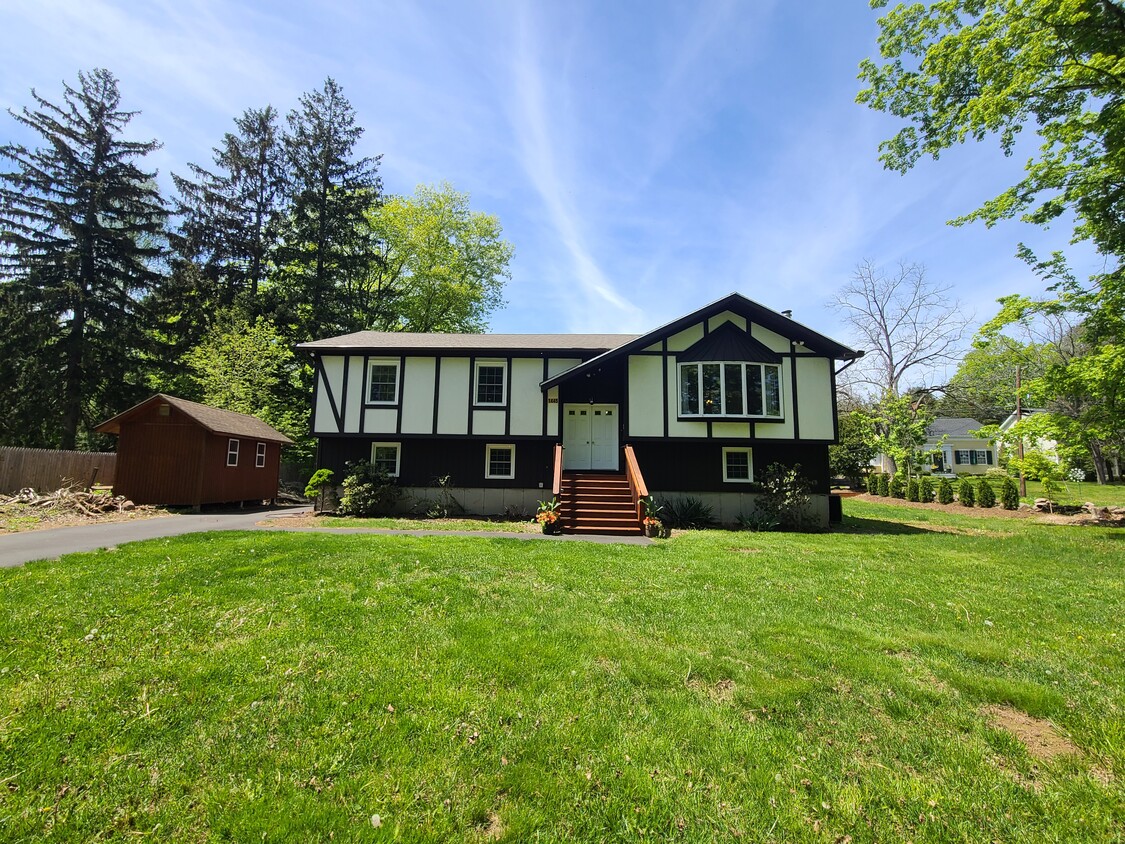 Foto principal - 1445 S Main St