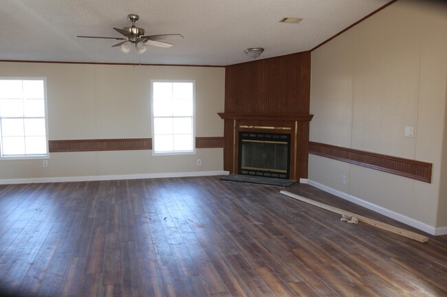 Building Photo - 3310 War Eagle Ave