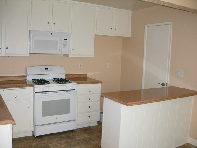 213 217 E Acacia St Apartments Brea Ca Apartments Com