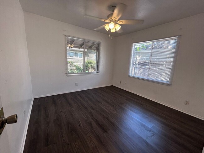 Foto del edificio - 3bd 2 ba home, great location ( First months rent half off)