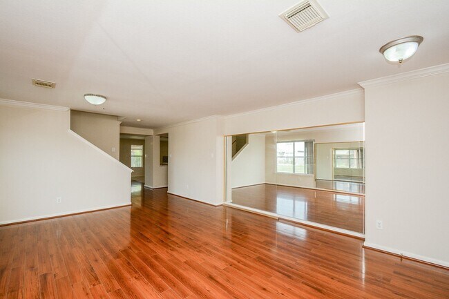 Foto del edificio - 8402 Brickhaven Ln