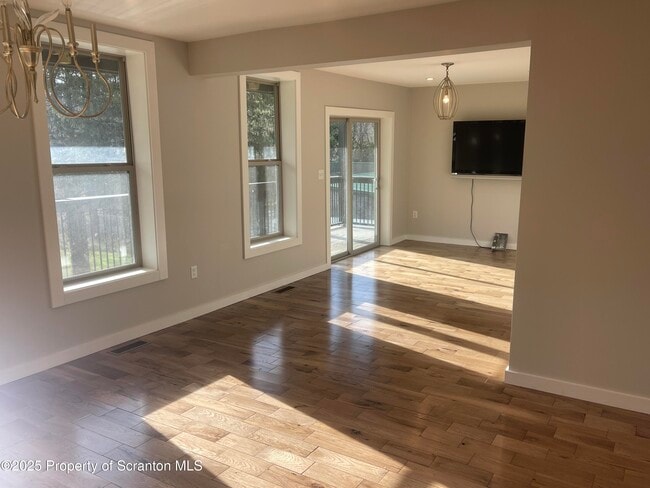 Building Photo - 628 Hudson St