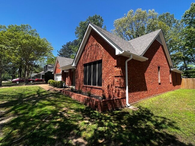 Building Photo - 522 Bedlington Dr