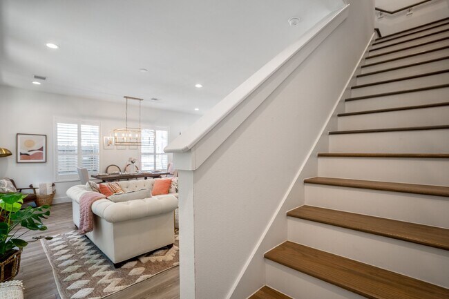 Foto del edificio - 5217 Pinemont Creek Ln