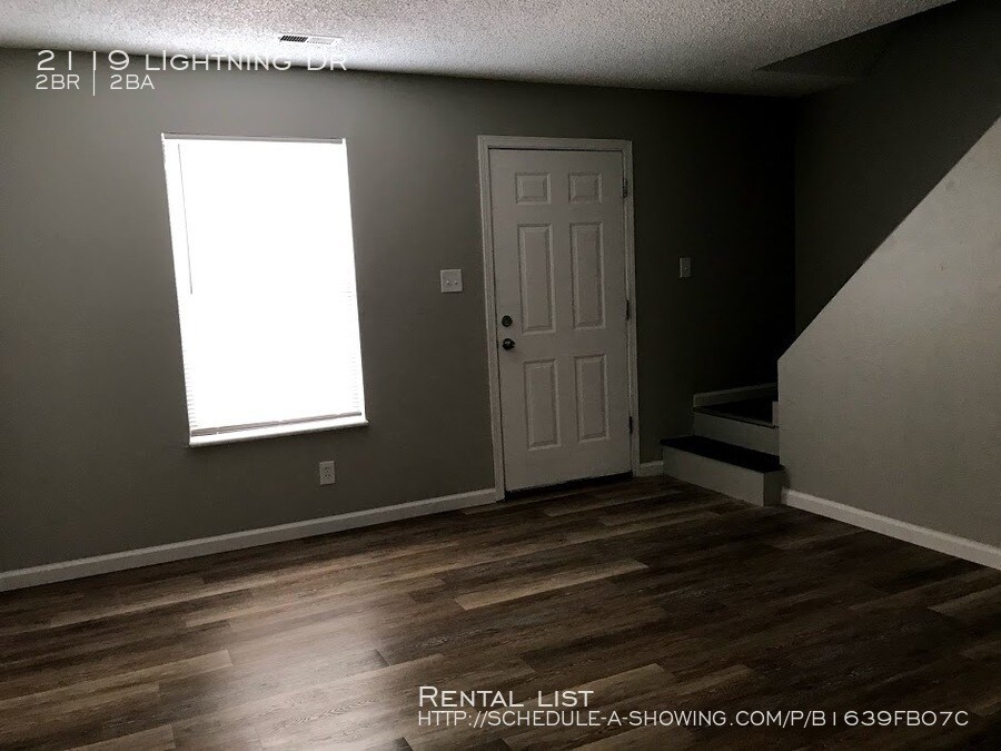 Foto principal - 2119 Lightning Dr